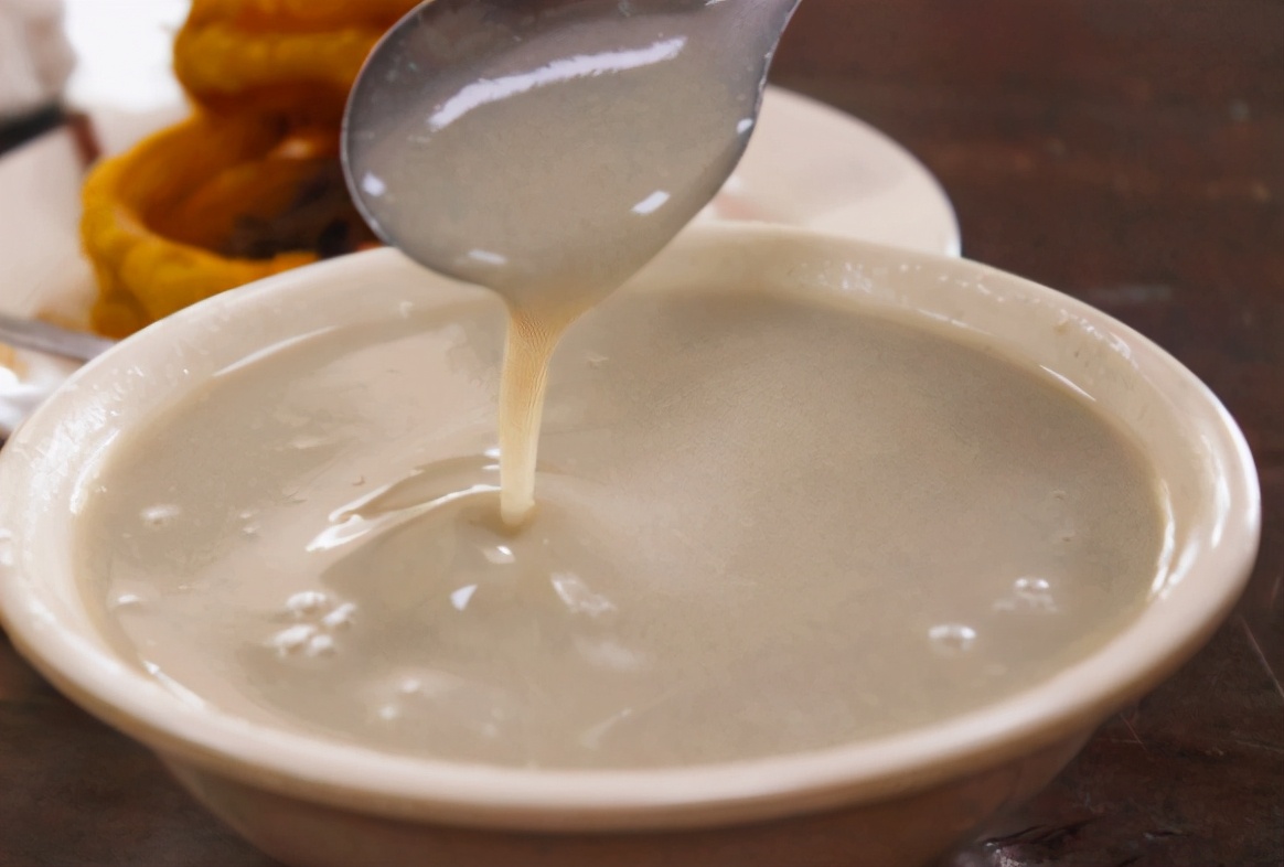 這4種奇葩美食，在當?shù)叵碛惺⒚麚屩裕瑏淼酵獾貐s無人問津