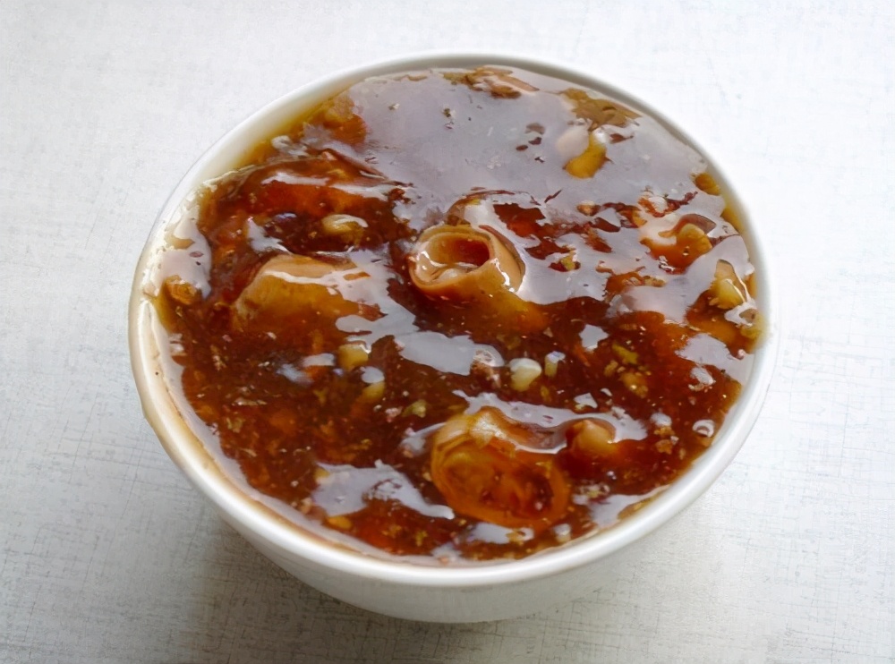 這4種奇葩美食，在當?shù)叵碛惺⒚麚屩?，來到外地卻無人問津