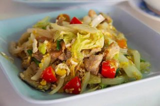 石龍餐廳蔬菜配送：這份白菜食欲滿滿，就是離不開這一步，太鮮了